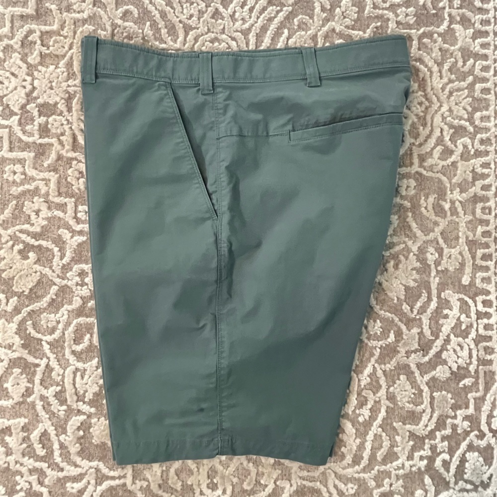 Eddie Bauer Men’s Voyager Flex 10” Chino Shorts - Picture 2 of 12